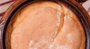 Пухкав хляб в гювеч