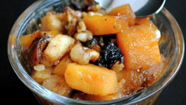 Тиква с орехи и сушени плодове
