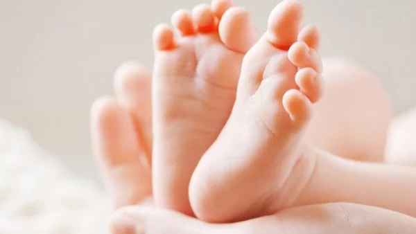 Рекордно ниска раждаемост у нас през 2017 