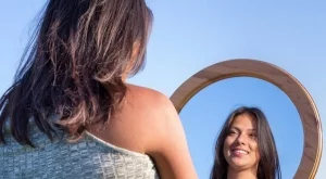 Момиче, спри се и се вслушай в себе си