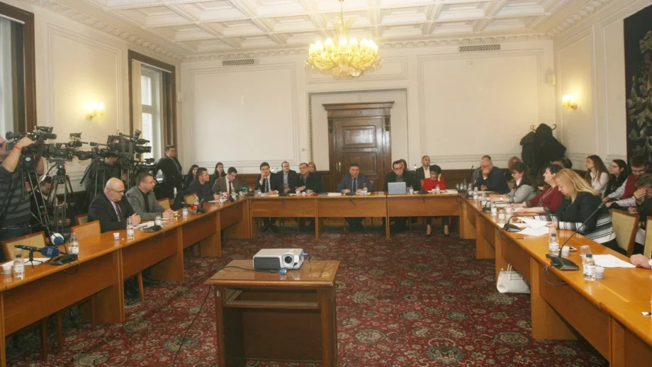 Правната комисия отхвърли ветото на президента върху антикорупционния закон