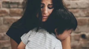 Писмо до всички майки, които "не се справят"