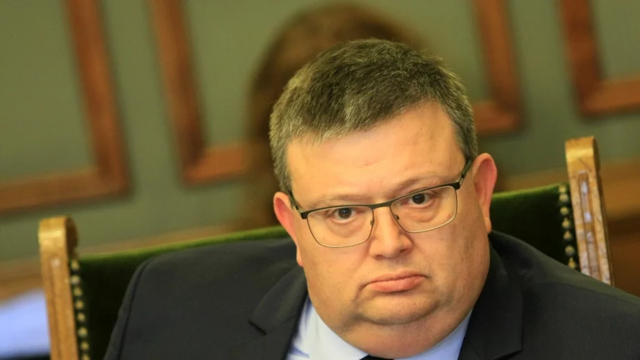 Цацаров не е чувал за чеха, обвинен в убийство и свързан с ЧЕЗ 