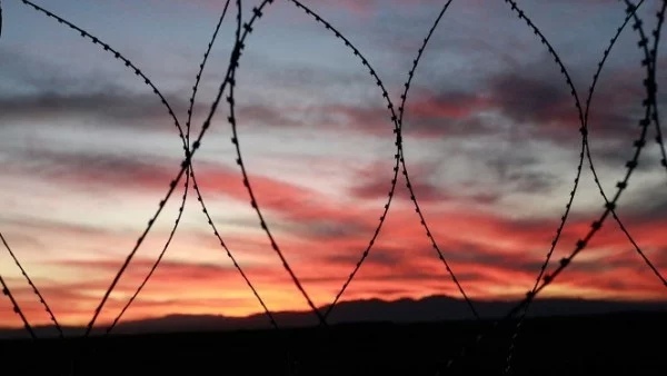 Полша временно възстановява граничния контрол, предупреждават от МВнР