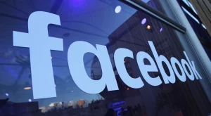 Facebook тества нова любопитна функция за гледане на видеа 