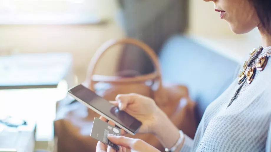 3 начина, по които Facebook буквално ви разболява