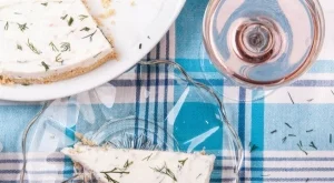 Солен чийзкейк с пушена сьомга