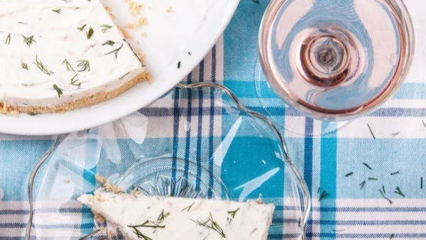 Солен чийзкейк с пушена сьомга