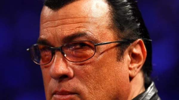 Актриса обвини Стивън Сегал, че я насилвал в София