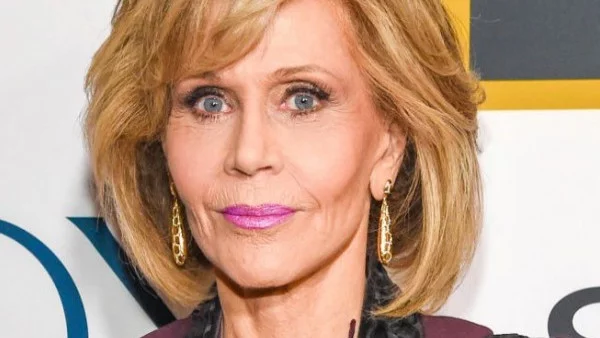 Отстраниха тумор от лицето на Джейн Фонда