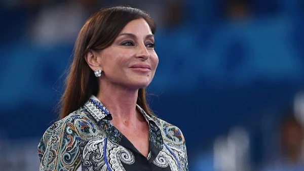 Първата дама на Азербайджан изумява със стила си 