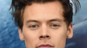 Хари Стайлс става Джеймс Бонд?