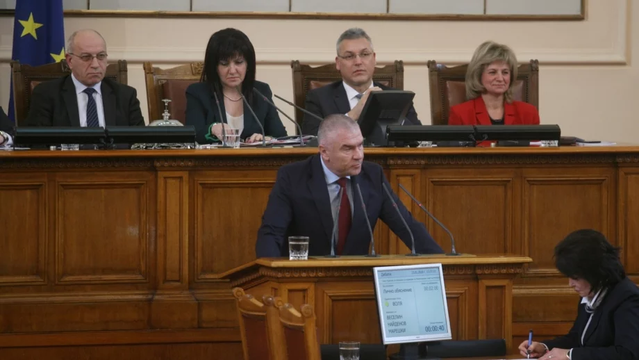 Марешки скочи в защита на Сидеров: Няма да допуснем да го тормозят