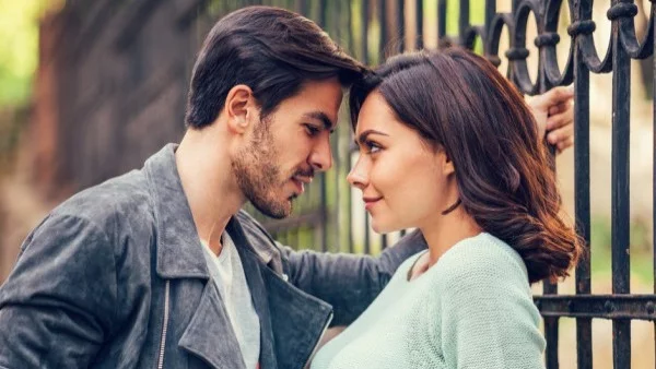 2 зодии ще се ВЛЮБЯТ в хороскопа за 2 април