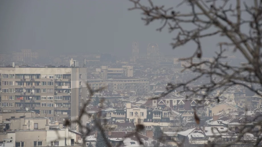 Изгарянето на боклука в София ще замърсява въздуха колкото 90 000 коли