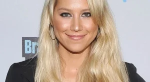 Вижте Ана Курникова след раждането (видео)