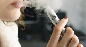 В електронните цигари има опасни бактерии