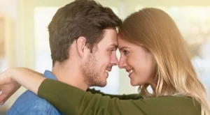 Ако той прави тези 5 неща, е лудо влюбен  в теб