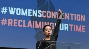  Роуз Макгауън издаде книга за извращенията на Уейнстейн 