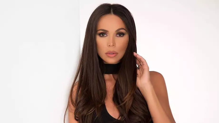 Пълна промяна: Помните ли Алисия отпреди 20 години? (СНИМКИ)