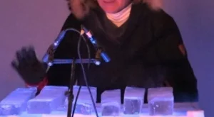 Магическа музика от ледени инструменти (видео)