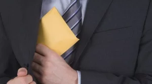 България се нарежда до Буркина Фасо и Гана по корупция