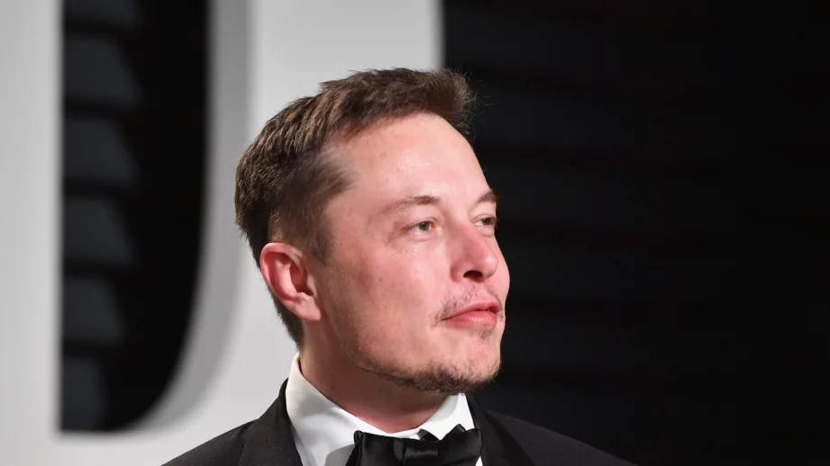 Мъск избегна въпроси за колосалната загуба на Tesla с обяснението, че са "скучни"