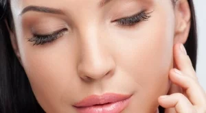 SOS при сухи и напукани устни