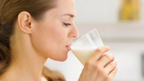 Ето защо пиенето на сурово прясно мляко е опасно