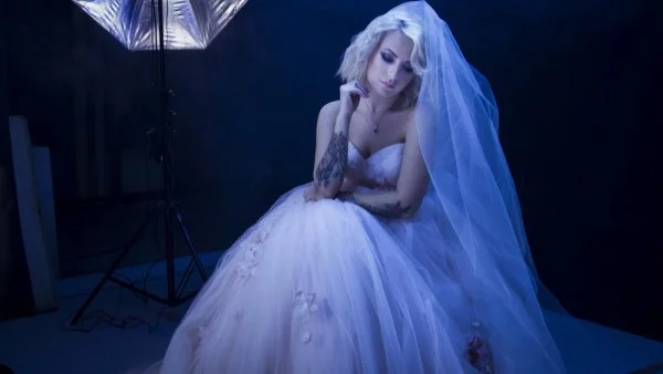 Поли Генова стана булка (видео)