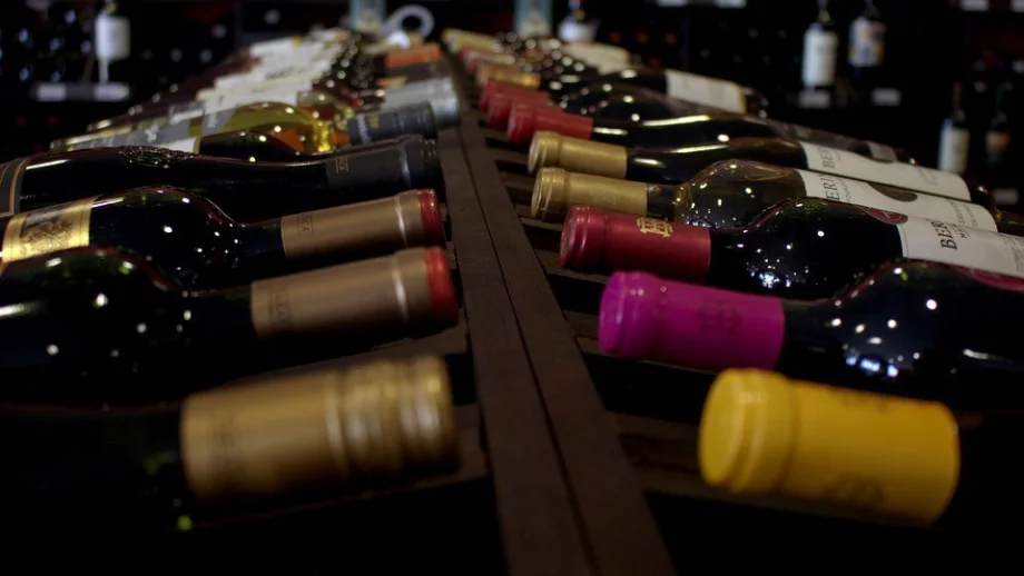 Данъчните във Варна продават на търг 21 тона алкохол 