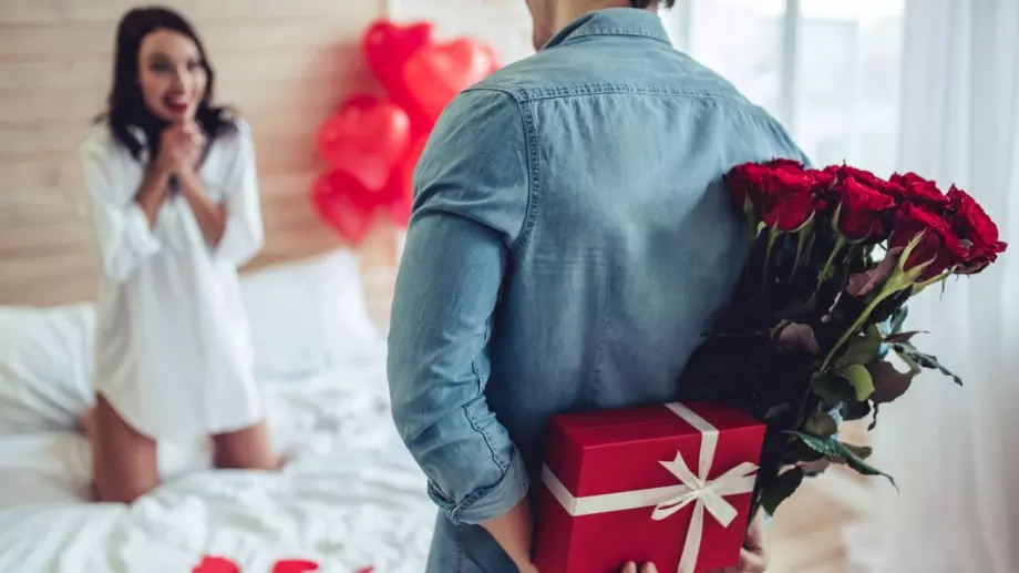 Тази година 14 февруари ще е сред най-скъпите в историята. Как да спестим?