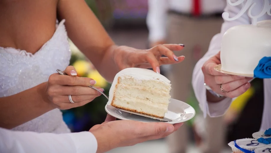 Ето как изглежда сватбена торта за 1 млн. долара (Снимки)