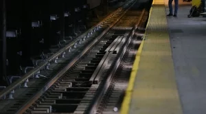 Жена падна пред влак на метрото в София