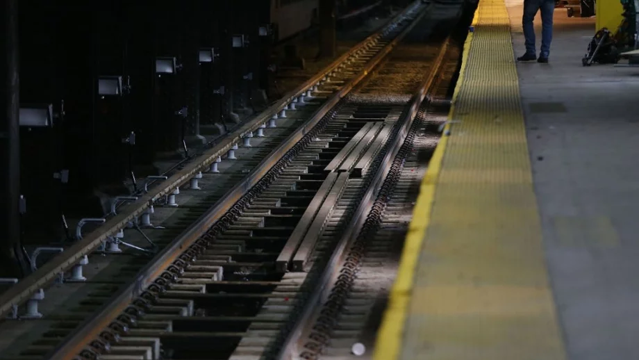 Жена падна пред влак на метрото в София