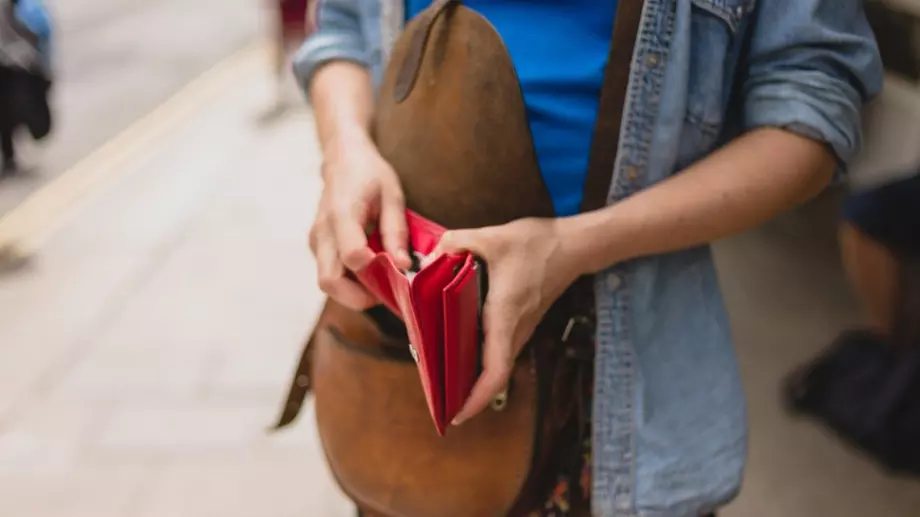 Министрите на ЕС се споразумяха за гаранции за нископлатените работници