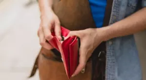 1479 лв. за издръжката на работещ през декември