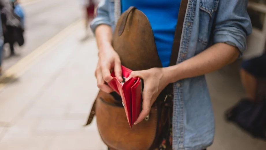 България продължава да дава най-ниската минимална заплата в ЕС