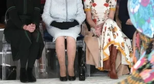 Елизабет II за първи път присъства на Лондонската седмица на модата