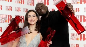 Раздадоха музикалните награди БРИТ (снимки + видео)