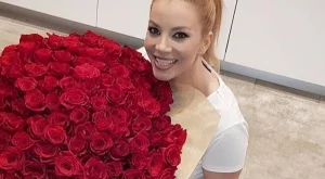 Емилия показа годежния си пръстен (снимка)