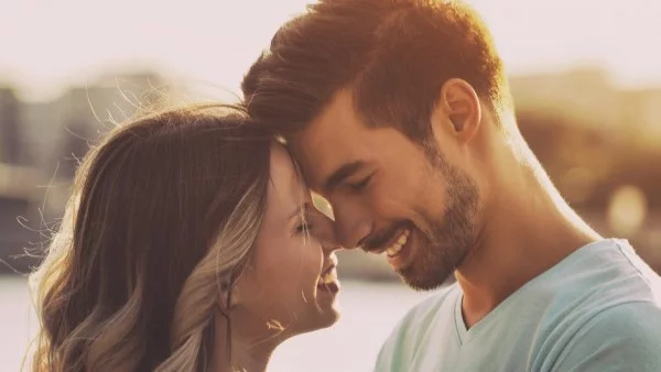 2 зодии ще се ВЛЮБЯТ в хороскопа за 7 април