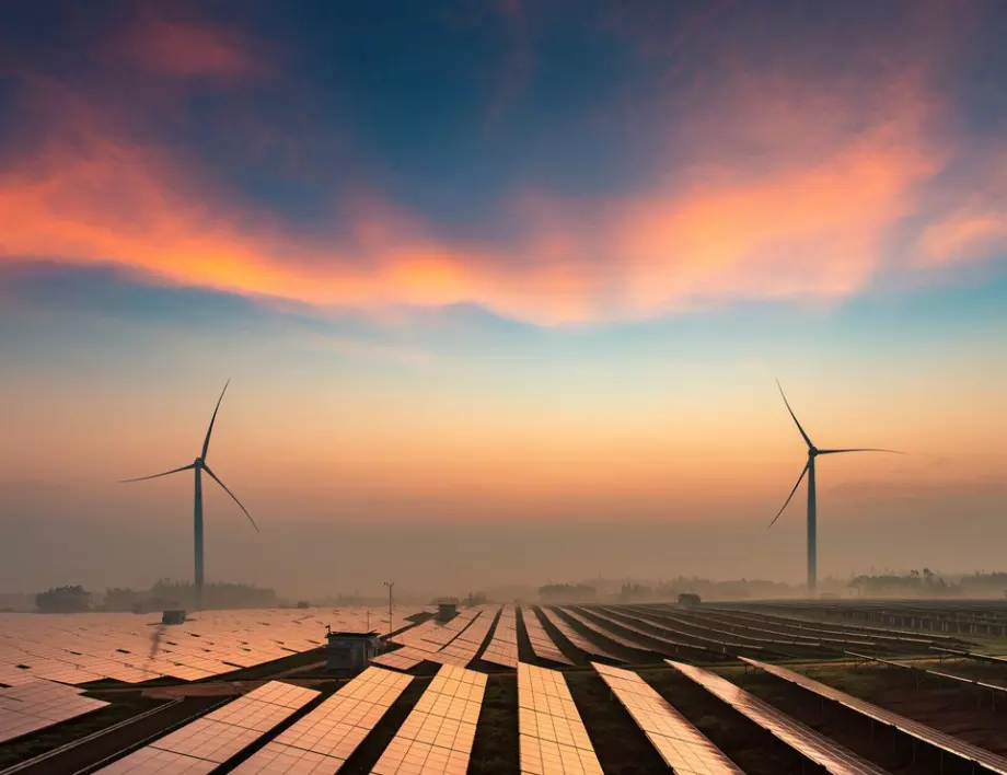 Зелен рекорд във Великобритания: над половината електричество за ден генерирано от вятърна енергия 