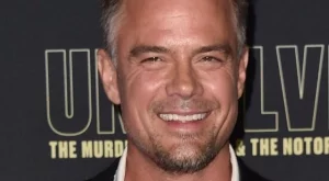 Джош Дюамел има нова жена до себе си (снимки)