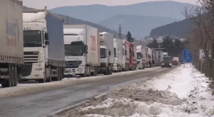 Борисов поиска Румъния да се намеси заради опашките на ГКПП-Русе 