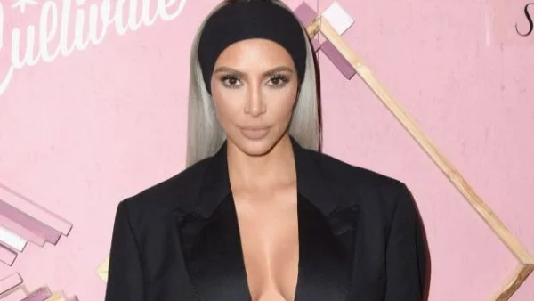 Ким Кардашиян показа третото си дете (снимка)