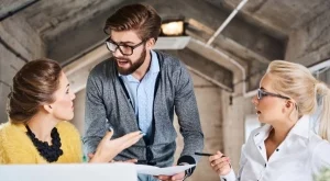 Никога не правете тези 10 неща на колегите си