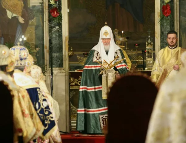 Патриарх Кирил в Албания: Църквата трябва да дава оценка на политиката, без да ѝ се меси