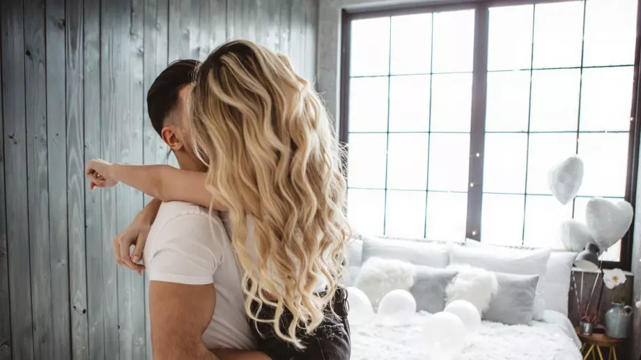 Любовно пожелание за 15 октомври според зодията      