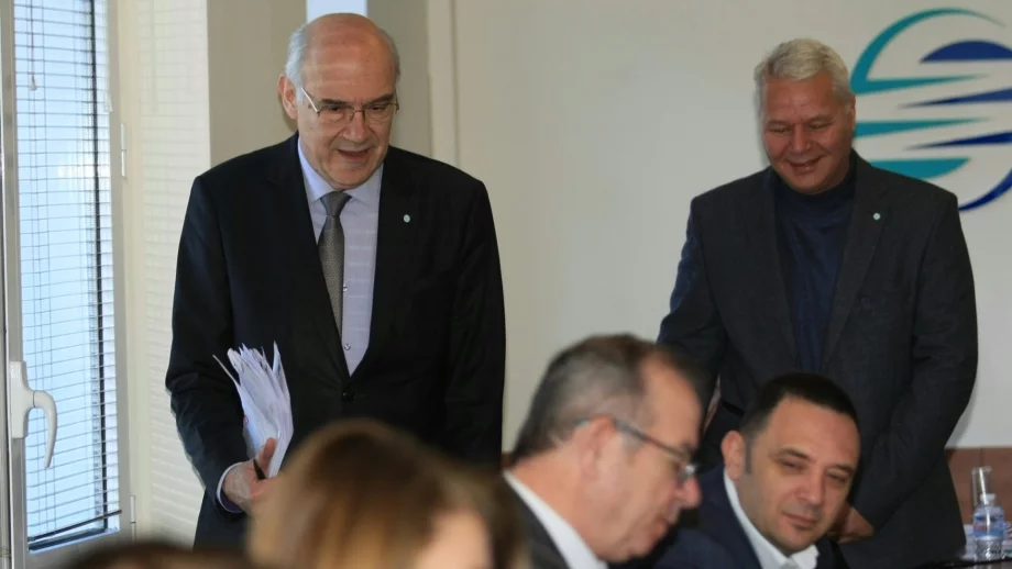 КЕВР призова да не се спекулира с цените на тока, парното и топлата вода